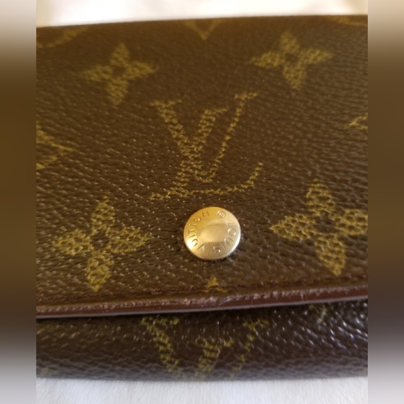 Louis Vuitton Monogram Porte-Monnaie Tresor Wallet - Picture 15 of 17